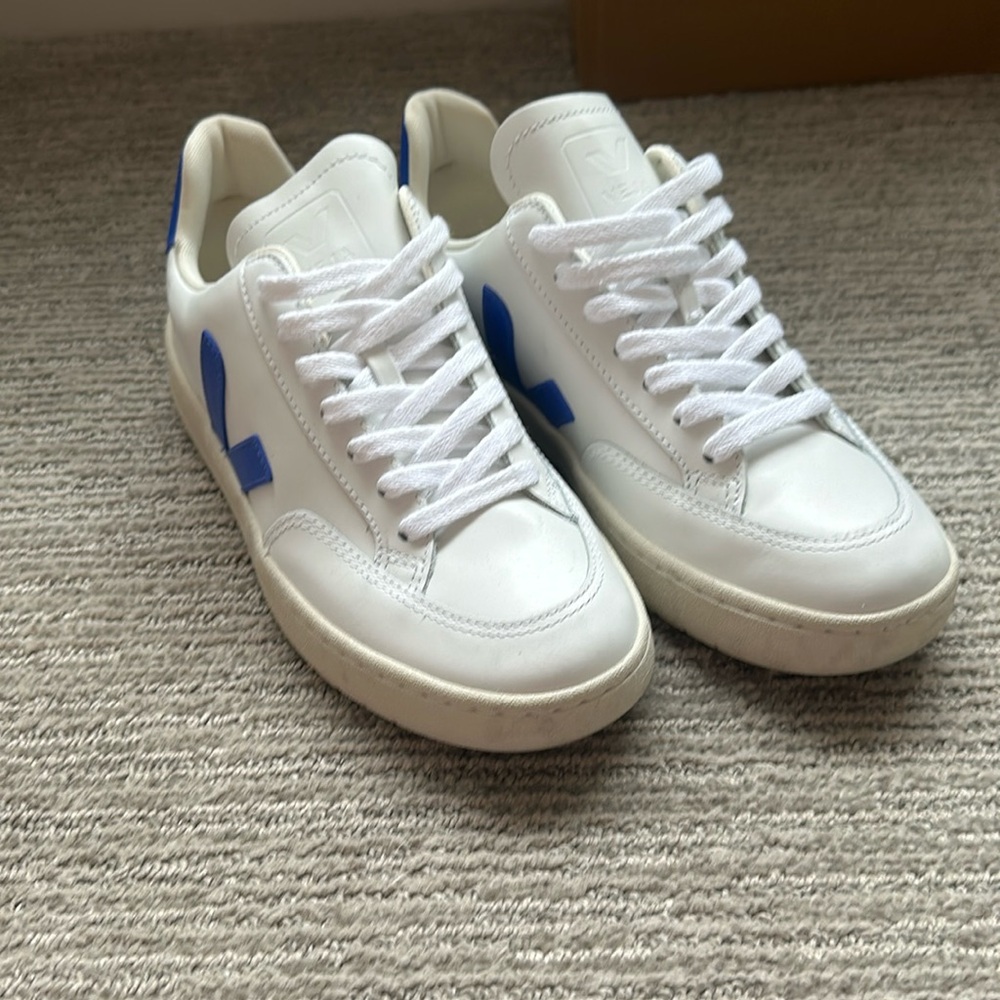 Veja V-12 sneakers